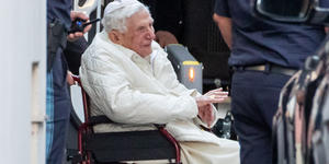 Como é a vida cotidiana do Papa Emérito Bento XVI aos 95 anos?