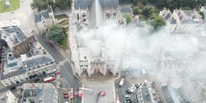 Incendies, vandalisme, actes antichrétiens… espérer quand tout va mal
