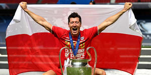 Lewandowski królem strzelców! Puchar zadedykował rodzinie i zmarłemu tacie
