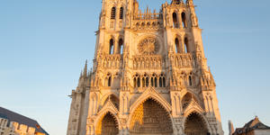 Autour de la cathédrale d’Amiens, la mémoire retrouvée de Marc Bloch