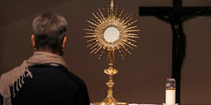 L’adoration : il n’y a rien de plus simple, mais à une condition