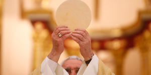 Nouvelle traduction du Missel : un regard neuf sur le mystère de l’Eucharistie