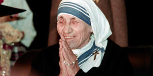 Madre Teresa e a resposta integral ao drama do aborto