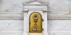 Profanação em Roma: Papa pede orações de reparação em todas as missas