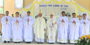 Graines d’espérance en Birmanie avec l’ordination de six prêtres
