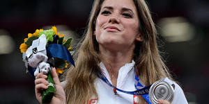 Na dobrodelno dražbo dala olimpijsko medaljo, da bi rešila življenje otroku