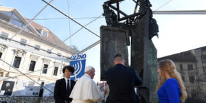 Your history is our history, Pope tells Jewish community in Slovakia