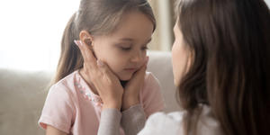 Comment montrer à un enfant qui ment la beauté de la vérité ?