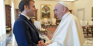 Emmanuel Macron tutoie le pape François
