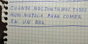 Un abuelo hace una emocionante lista de las 10 cosas que le hacen feliz
