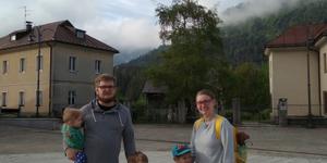 Mama šestih otrok ob diagnozi neozdravljivega raka: “Čutim, da me Bog drži v rokah”