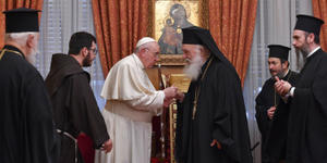 „Ze wstydem przyznaję”.  Za co papież Franciszek przeprosił prawosławnych?