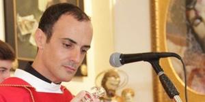 Don Francesco Cristofaro, parroco disabile: “Voglio essere sacerdote fino alla fine”