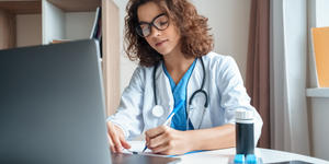 Une téléconsultation est désormais suffisante pour une IVG médicamenteuse