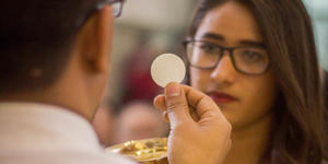 ¿Por qué dudas? Jesús está Vivo en la Eucaristía