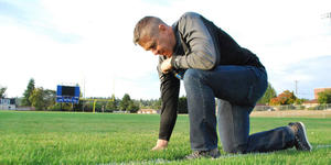 Supreme Court hears praying football coach’s case