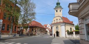 Mala cerkev nedaleč stran od nas, ki skriva kar dva zaklada
