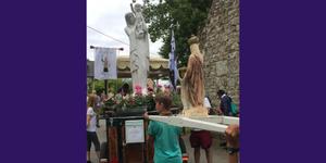 Troménie de Marie : la Vierge à la rencontre de sa mère, sainte Anne, en Bretagne