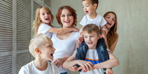 5 Secrets of happy moms with lots of kids