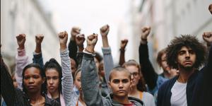Wokisme, populisme… : quand les idées reçues se défont discrètement