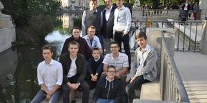 Mama, tata i 9 synów! Razem pomagają innym wielodzietnym
