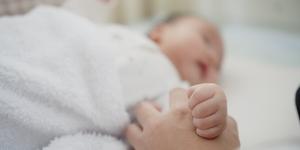 La neonata di Monza: abbandonata o consegnata alla speranza?