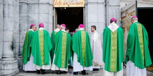 ¿Qué función tienen los obispos en la Iglesia católica?
