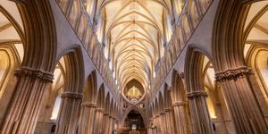 Saint-André de Wells, la plus poétique des cathédrales gothiques ?