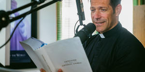 Fr. Mike Schmitz’s “In a Year” podcasts headed for radio