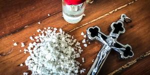 3 objetos benditos que te protegerán del daño espiritual