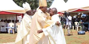 Kenia ordena a su primer sacerdote ciego