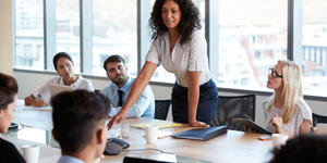 Como perdoar um colega de trabalho após um conflito?