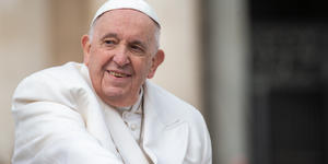 Hospitalisé, le pape François a passé « une bonne nuit »
