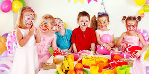 Cumpleaños infantil sin golosinas: hábitos más saludables para los niños