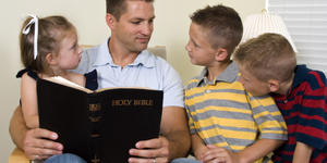 ¿Lees la Biblia o eres un católico “desbibliado”?