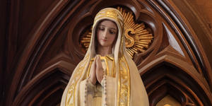 Un milagro de la Virgen de Fátima notariado por famoso sacerdote
