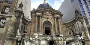 Notre-Dame de Consolation, les flammes et les larmes du Bazar de la Charité