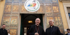 Parolin: Pope Francis to continue his ministry while hospitalized