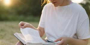 (VIDEO) ¿Sabías que estos refranes provienen de la Biblia?
