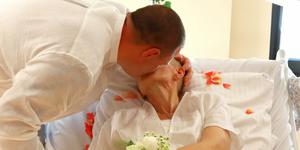 Wzruszający ślub na oddziale onkologii w Gliwicach. „Uzdrowienie trzeba zacząć od duszy”