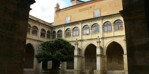 Monasterios de clausura: silencio, oración y belleza
