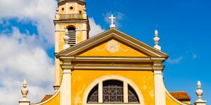 En France, le Pape a décentralisé l’Église… vers le sud