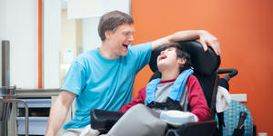 Handicap : 78% des parents disent que la relation avec leur enfant les enrichit