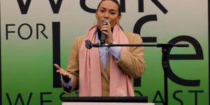 Ex estrella del pop habla de su arrepentimiento por abortar