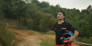 “Pred očetovo smrtjo sem bil v glavi še mulec, pustil sem se ‘ujčkati'”