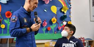 Back to earth: ISS astronaut visits Bambino Gesù