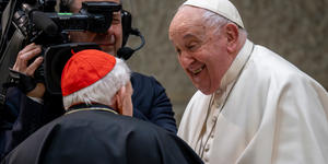 Pope pays tribute to “living martyr” of Communism