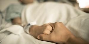 „Oddać bliską osobę do hospicjum to wstyd”. 4 mity o hospicjach