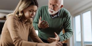 ¿Tus hijos adultos toman malas decisiones? San Josemaría te guía
