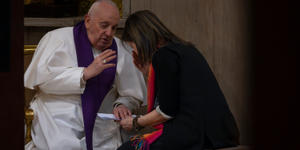 God puts us back together again, says Pope before hearing confessions (Photos)